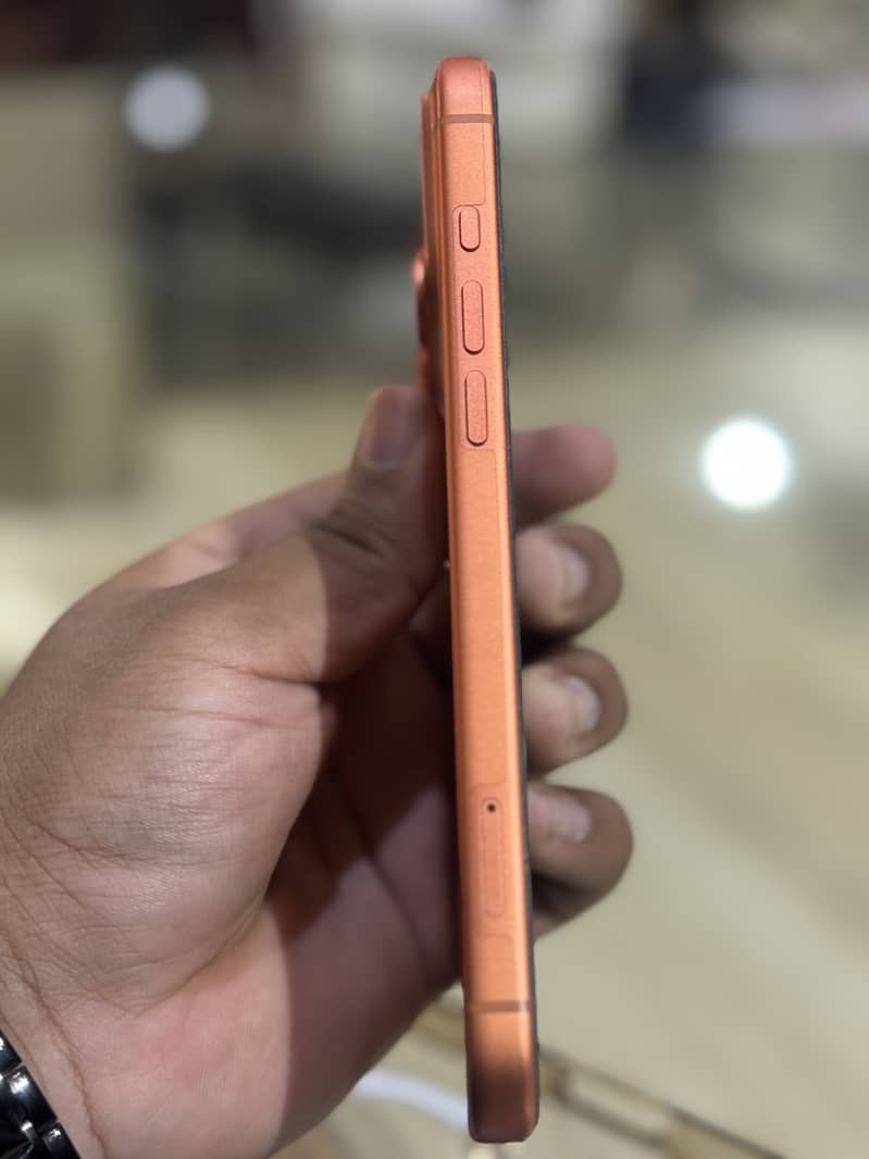 Apple iPhone 17 Pro Max 4