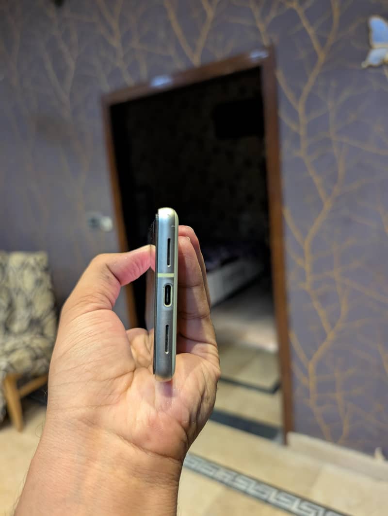 Google Pixel 7 3