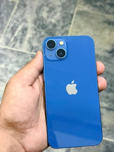 Apple iPhone 13