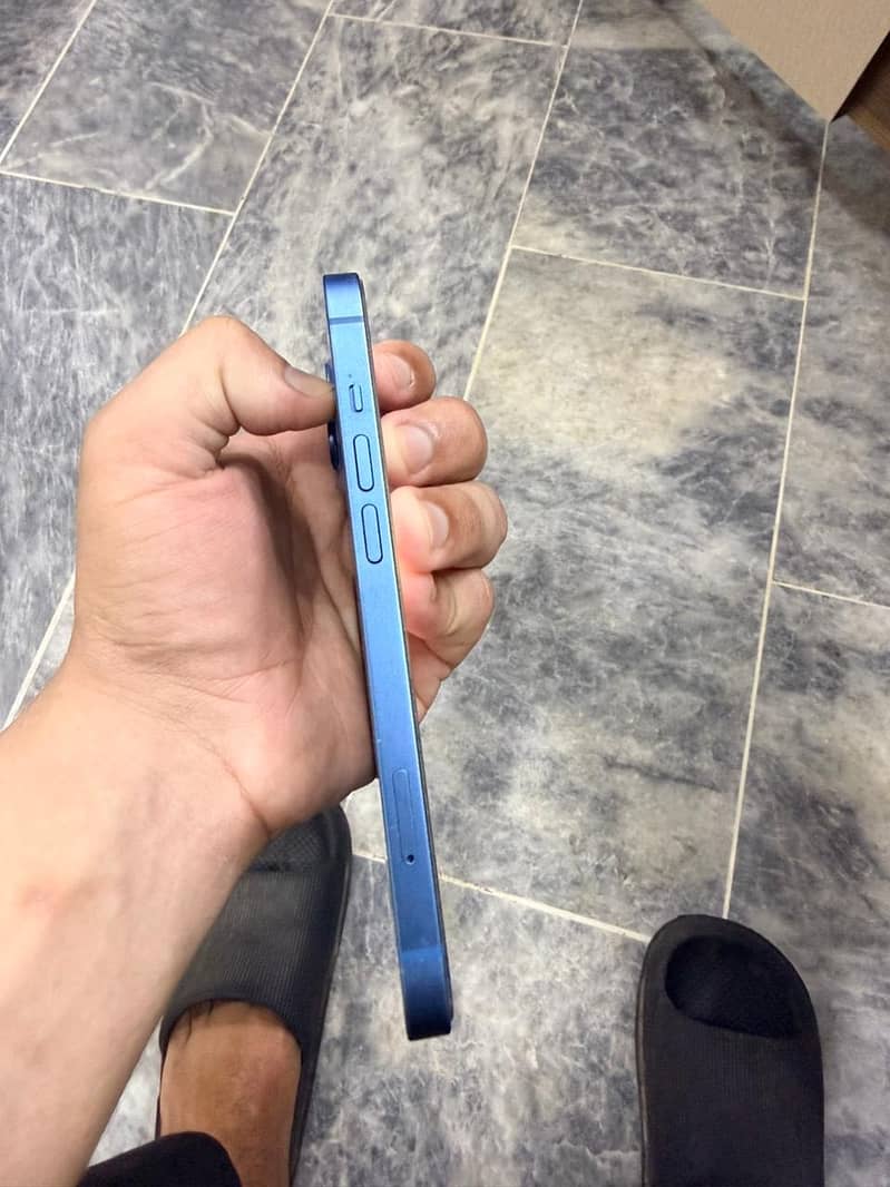 Apple iPhone 13 1
