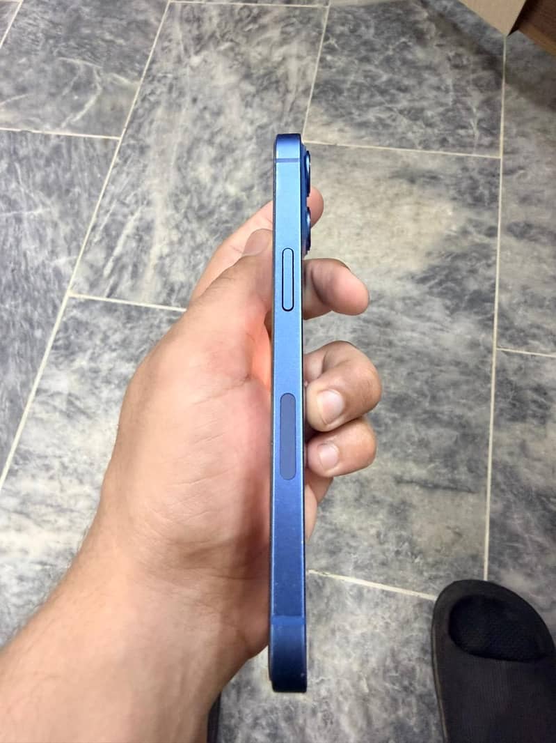 Apple iPhone 13 6
