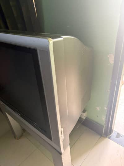 40 inch orignial CRT TV  with remort all ok good condition