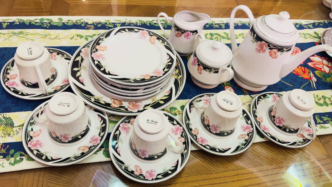 Beautiful tea set 0