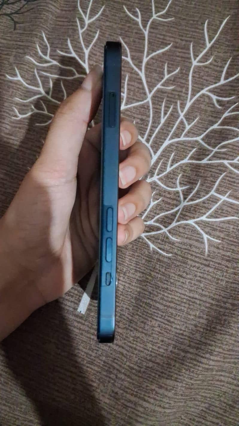 Apple iPhone 13 3