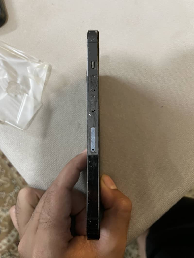 Apple iPhone 13 Pro 2