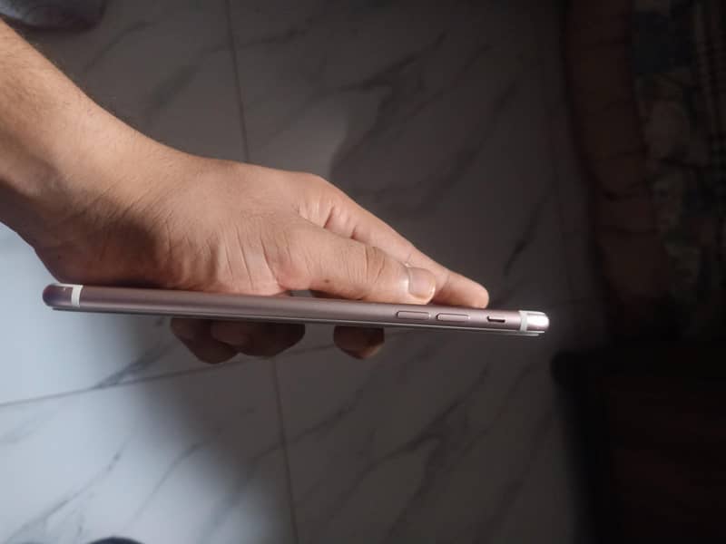 Apple iPhone 7 Plus 2