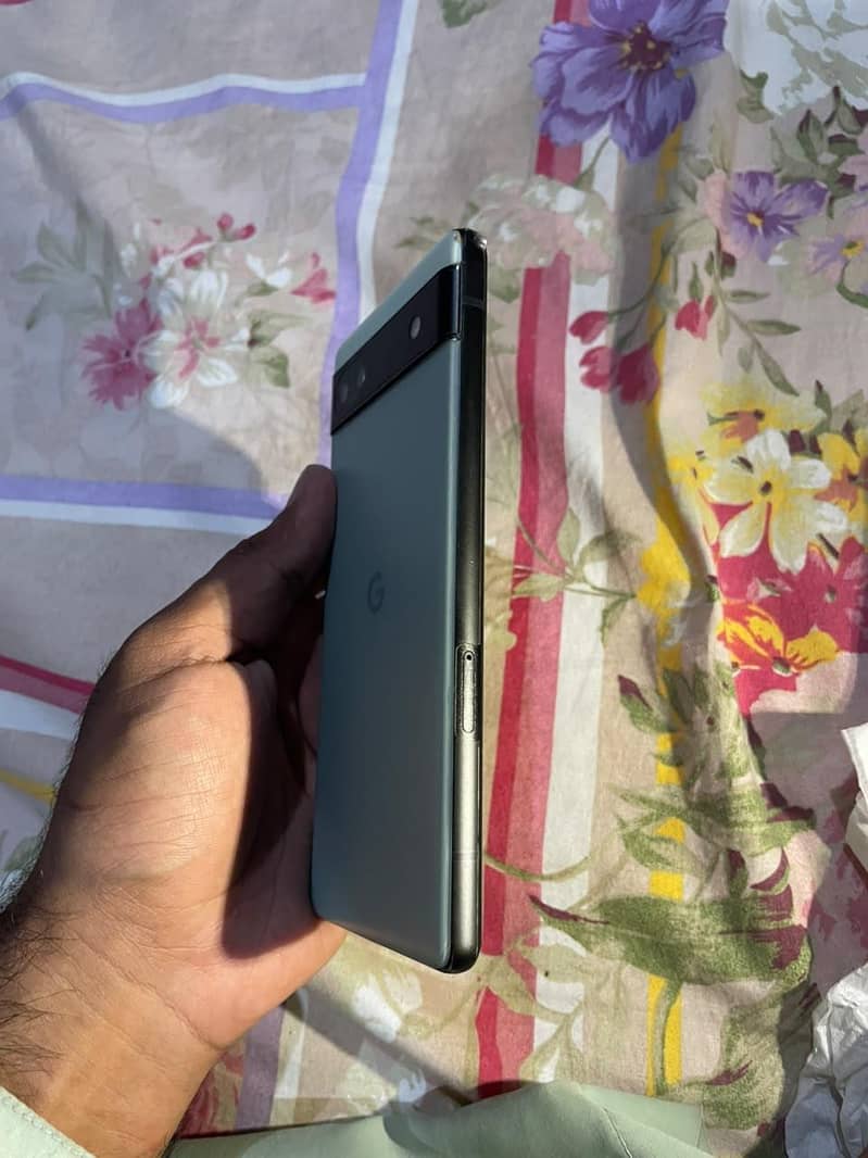 Google Pixel 6a 1