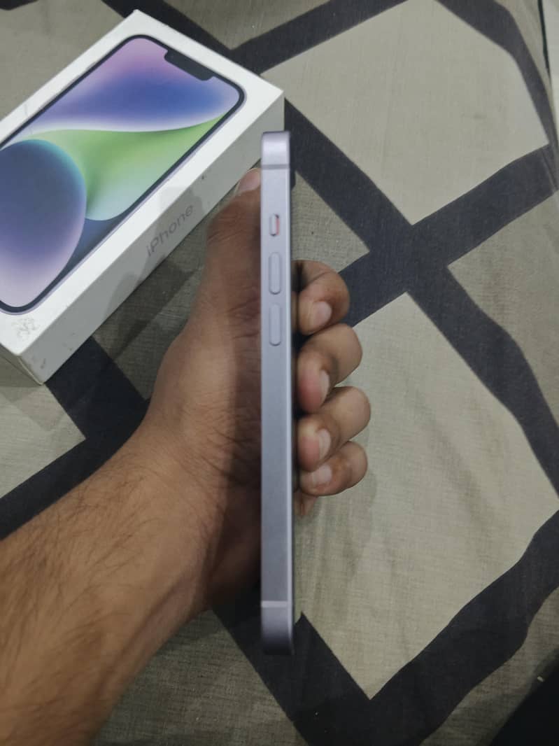 iPhone 14 3