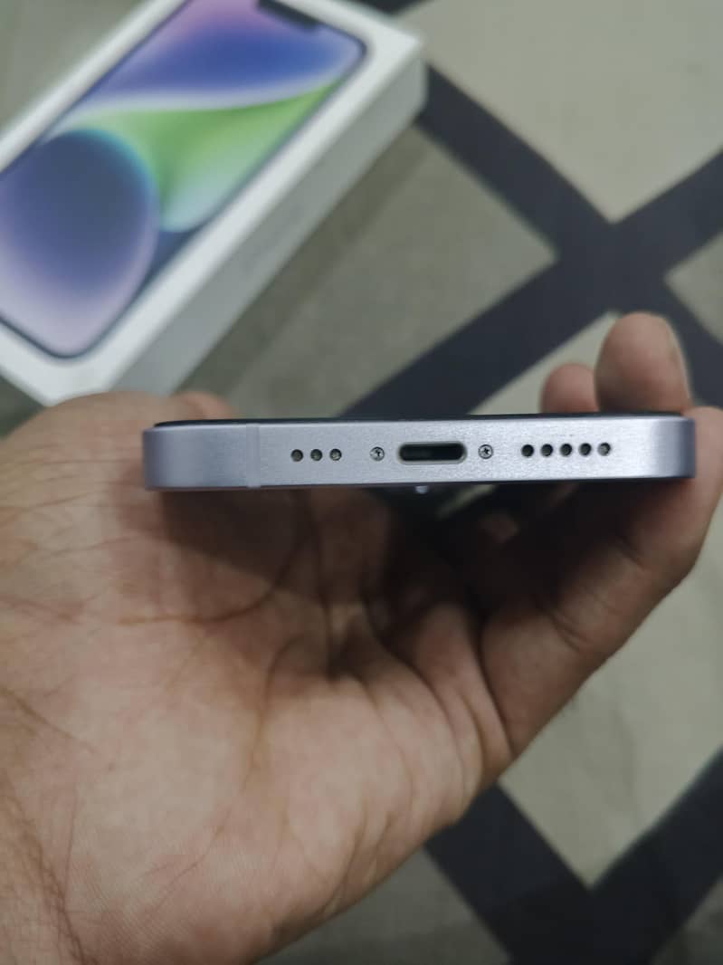 iPhone 14 4