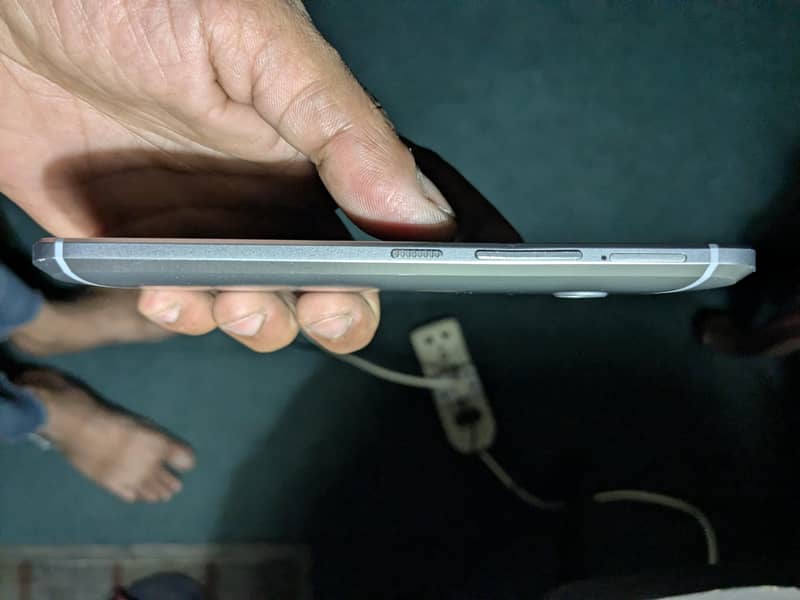 HTC 10 3
