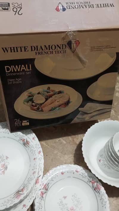 white diamond dinner set 26 pieces brand new untouch for sale