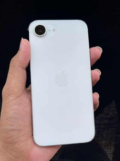 Apple iPhone 16e