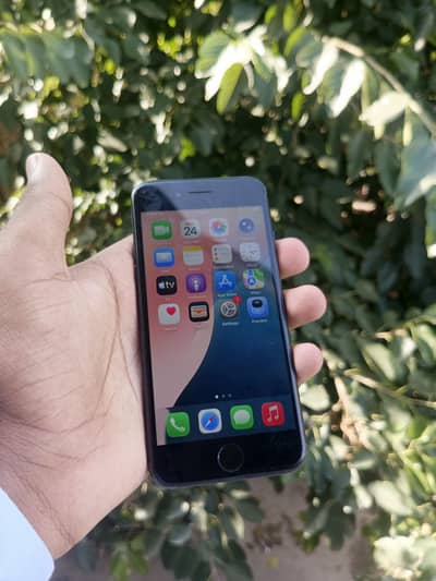Apple iPhone SE