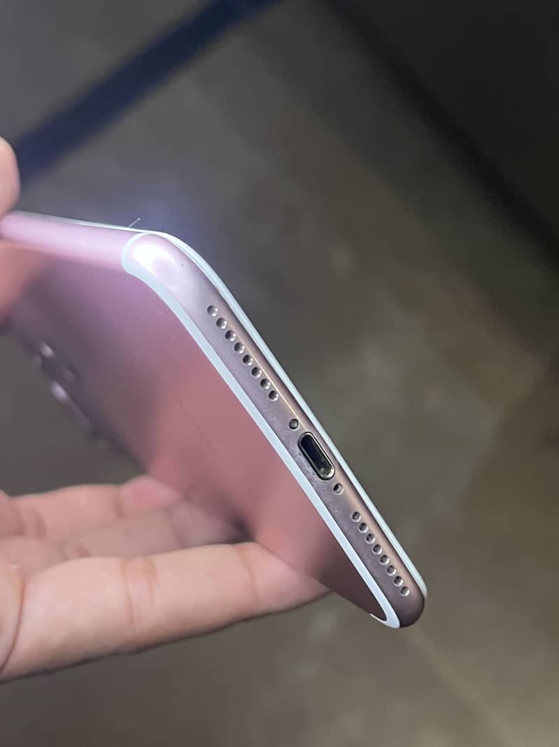 Apple iPhone 7 Plus 2