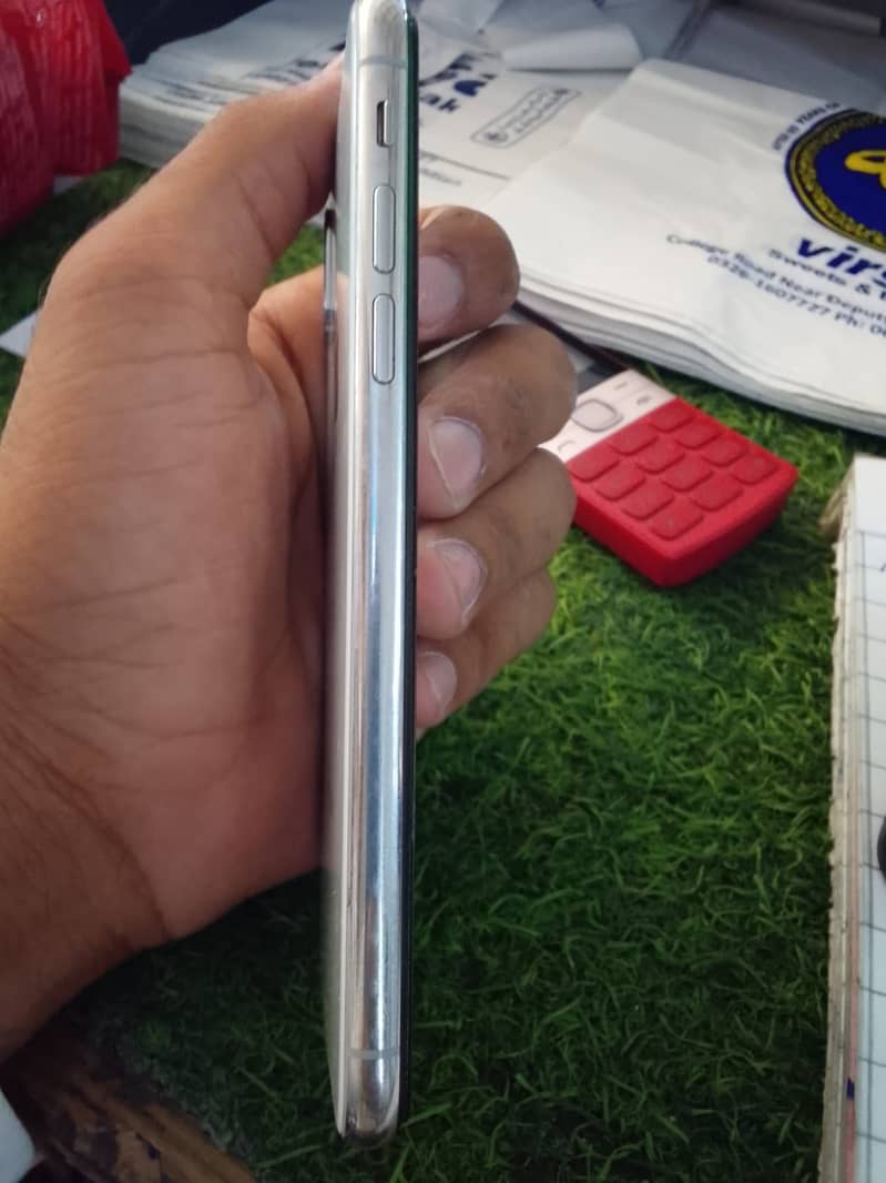 Apple iPhone X 1