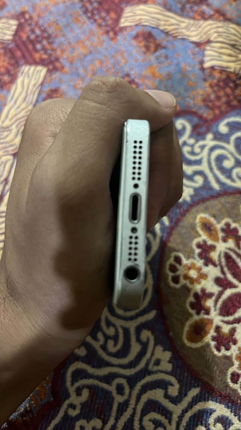 Apple iPhone 5 1