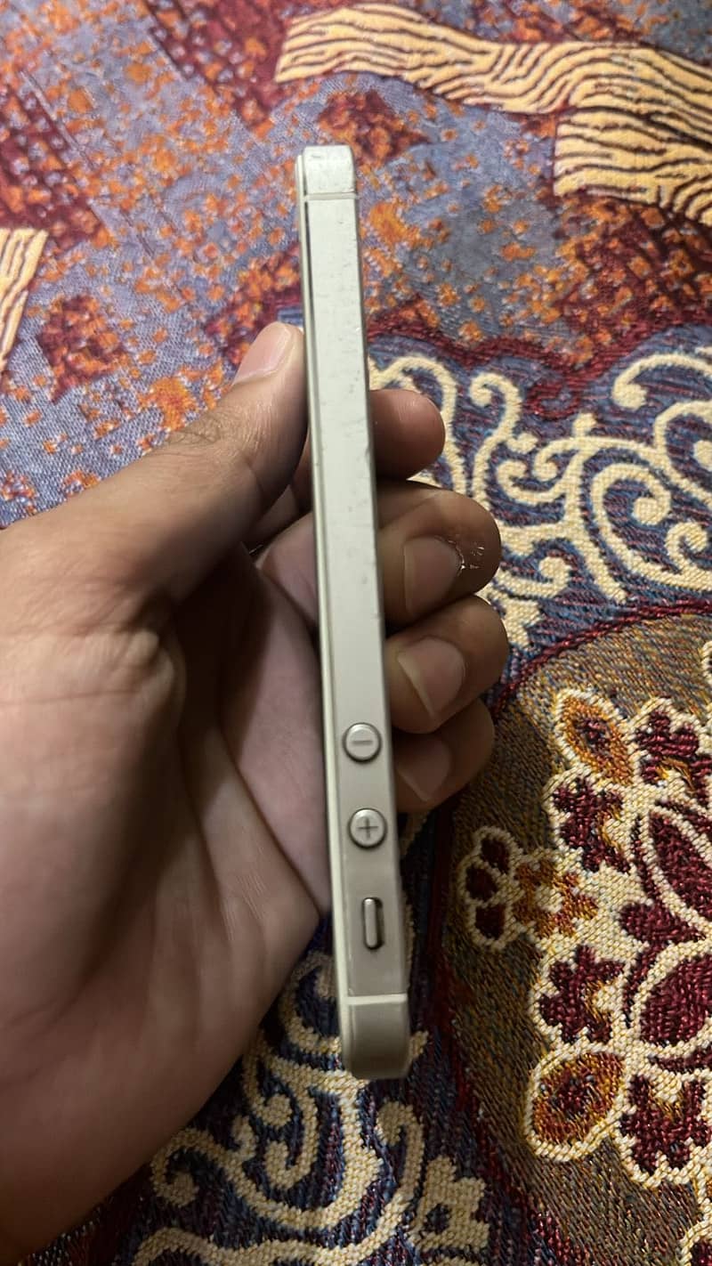 Apple iPhone 5 3