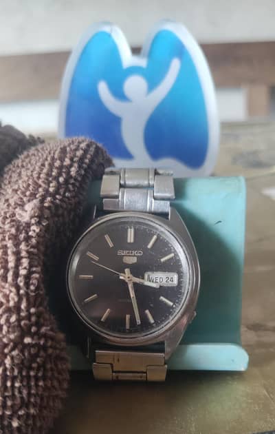 SEIKO JAPAN WATER RESISTANT WATCH FOR MAN AND COLLECTORS