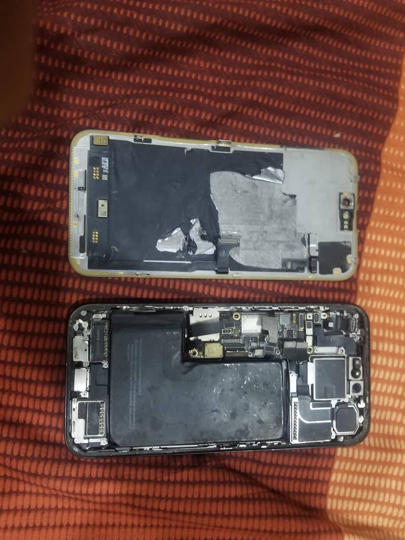 Apple iPhone 15 Pro Max 3