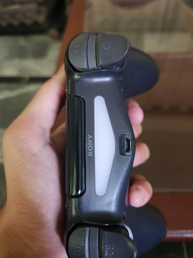 PS4 Controller Genuine 4