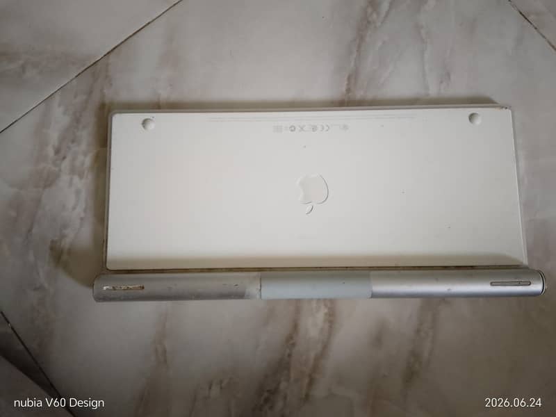 Apple wireless keyboard 1