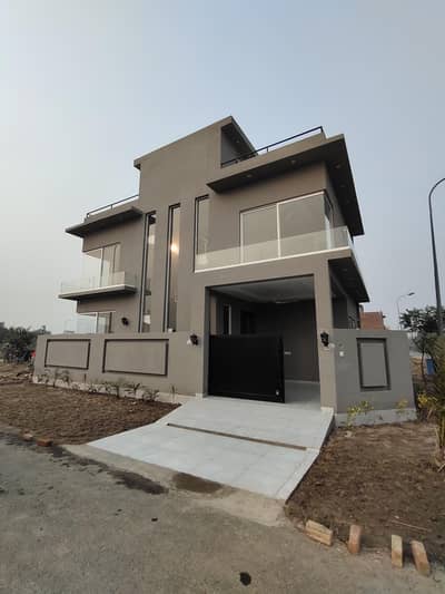 DHA 9 Town - Rent House Available (Facing park + Corner)