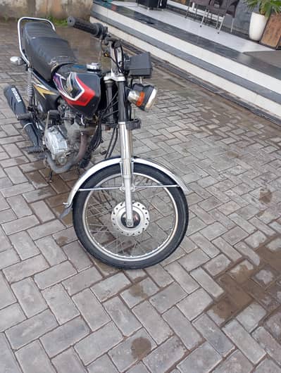 Selling Honda CG 125 2017 model
