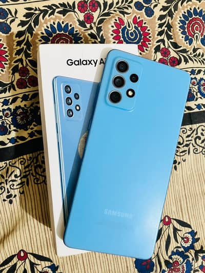 Samsung galaxy A72 with box