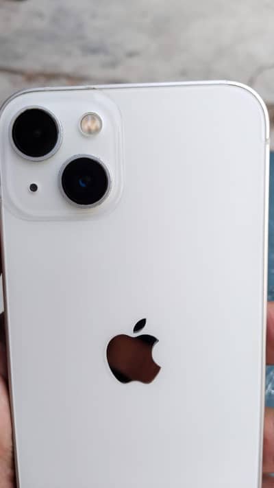 Apple iPhone 13