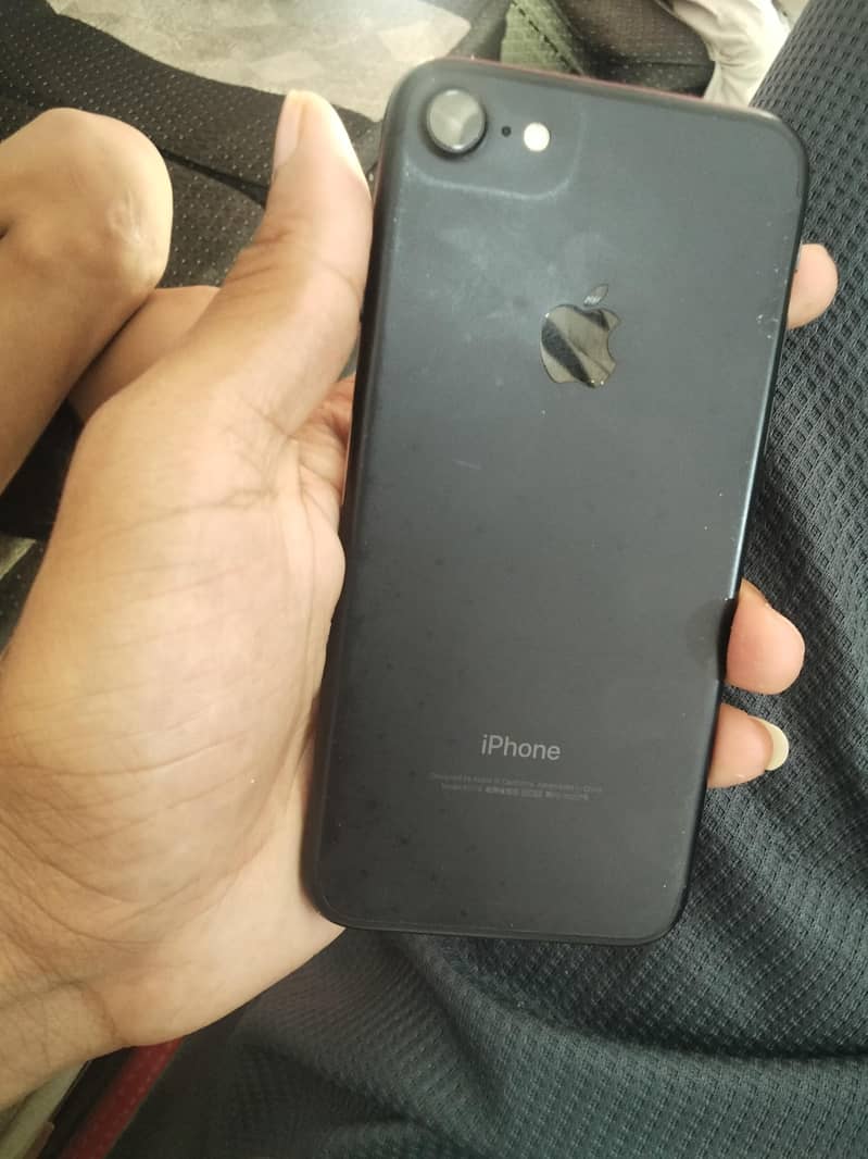Apple iPhone 7 2