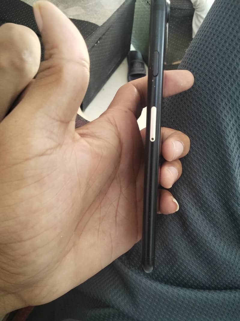 Apple iPhone 7 3