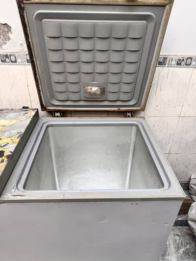Waves frizer and refrigerator