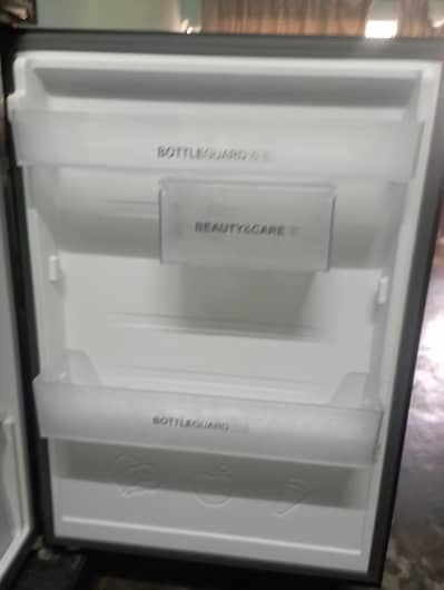 Haier Fridge R68 Touch