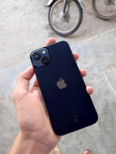 Apple iPhone 13
