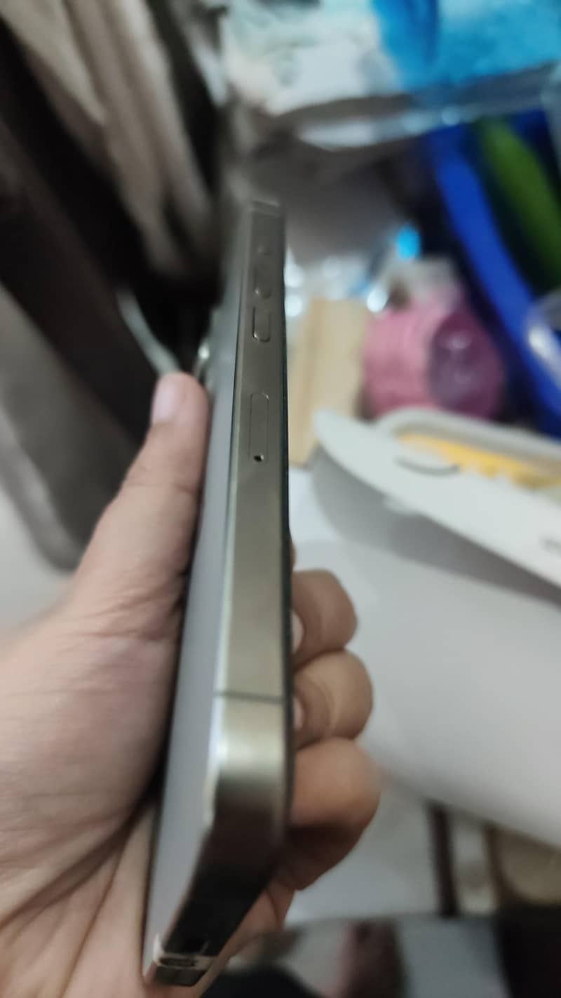 Apple iPhone 15 Pro 2