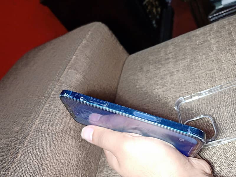 Apple iPhone 12 5