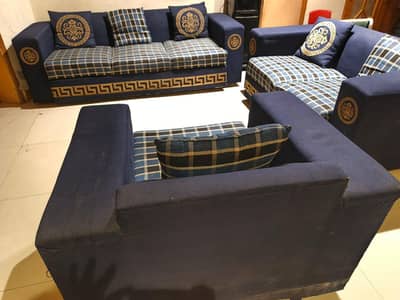 slightly used sofa set 311