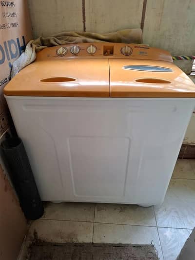 Dawlance Full Size Twin Tub Semiautomatic Washing Machine