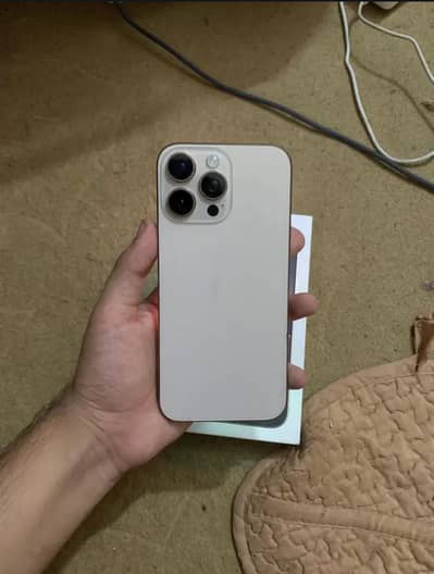 Apple iPhone 16 Pro Max