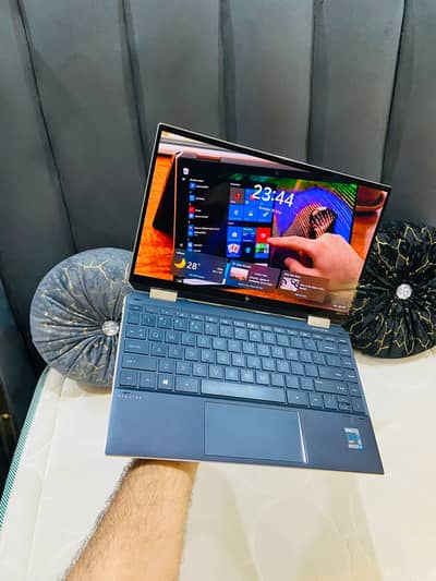 Hp Spectre 11TH Gen C-i7 4K Screen X360 Convertible