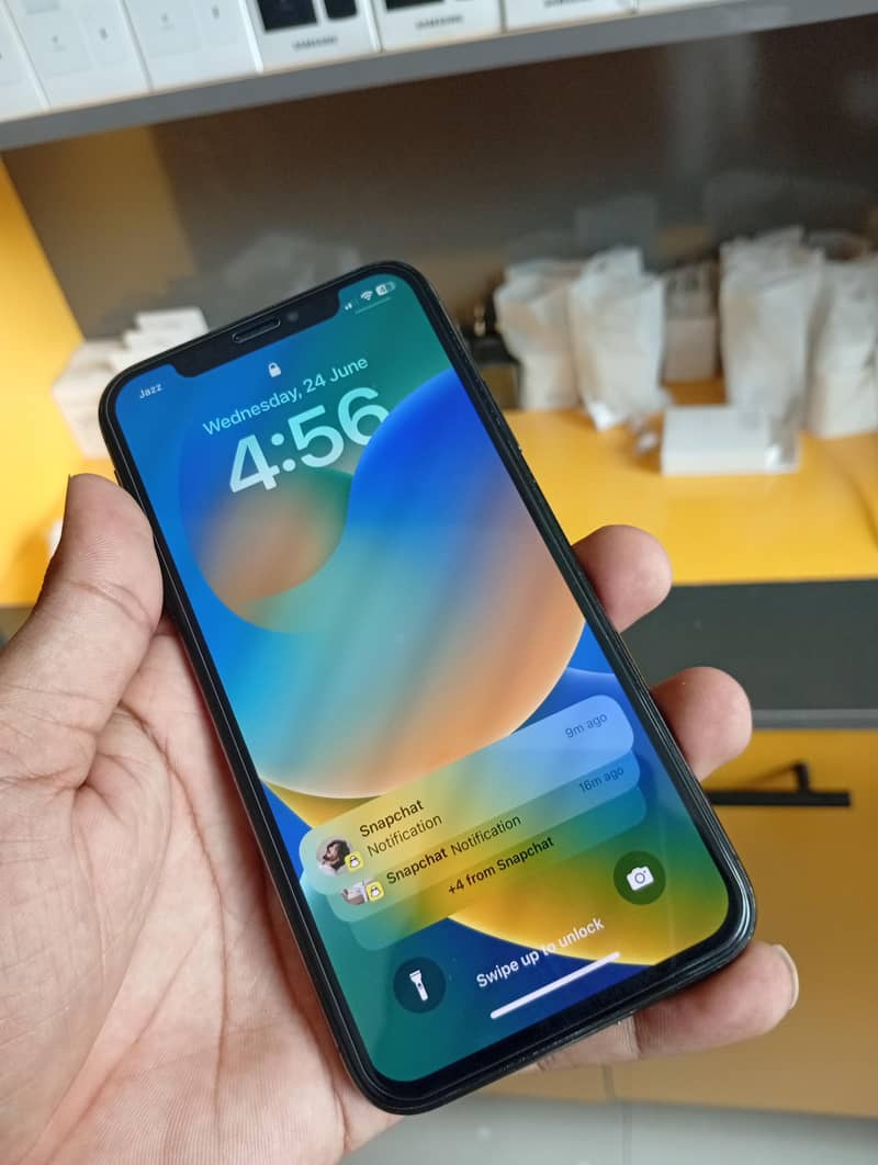 Apple iPhone X 5