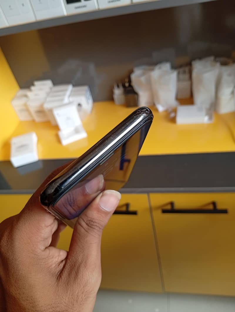 Apple iPhone X 6