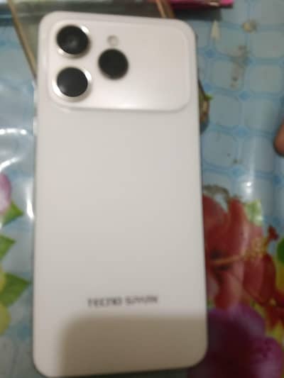 Tecno spark 40