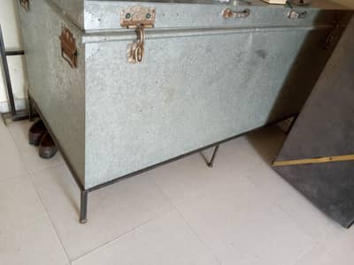 STEEL PETI WIYH STAND 2 DOOR