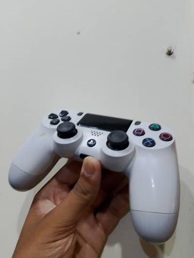 original PS4 controller availaible