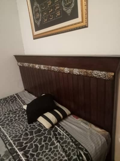 double bed one side table