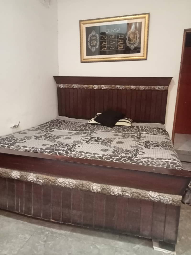 double bed one side table 1