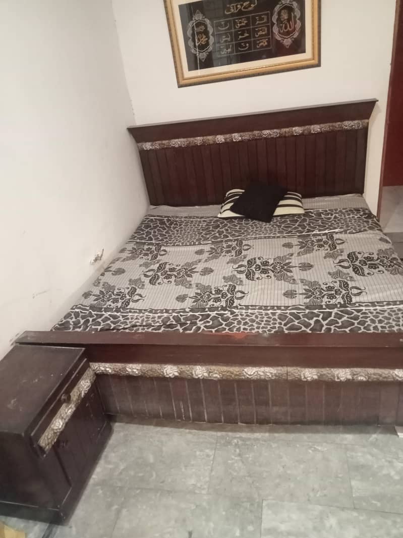 double bed one side table 3