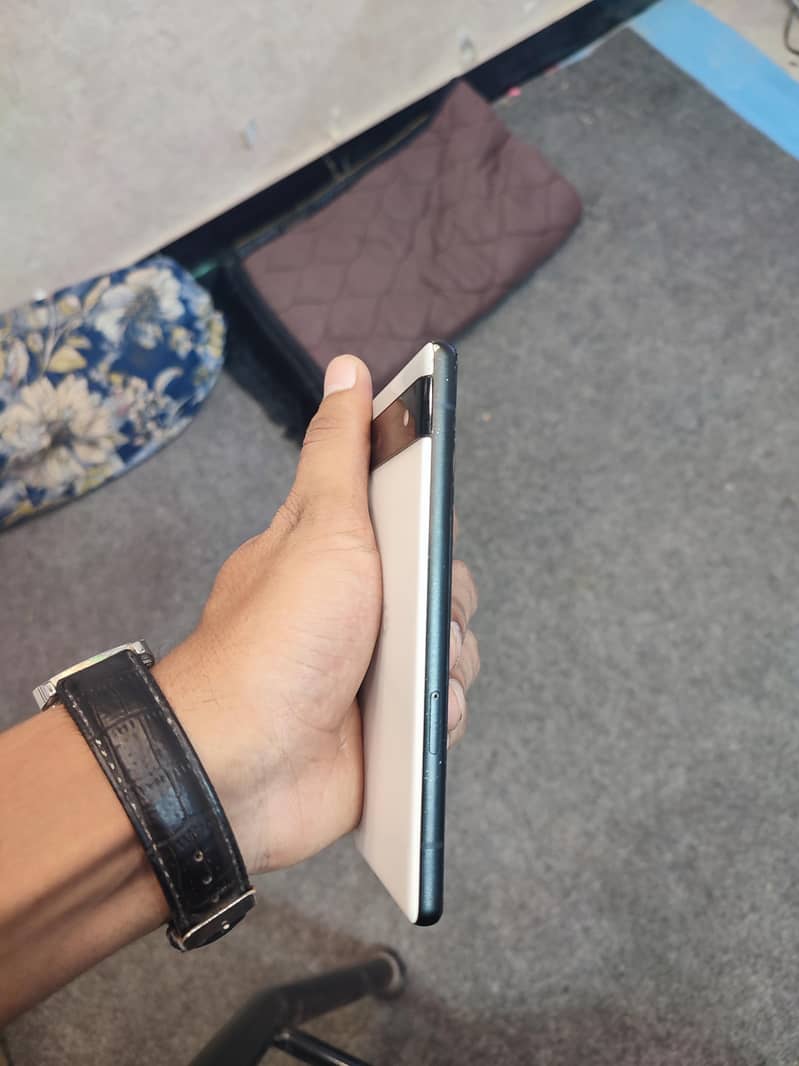 Google Pixel 6a 1