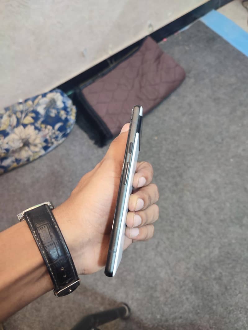 Google Pixel 6a 5